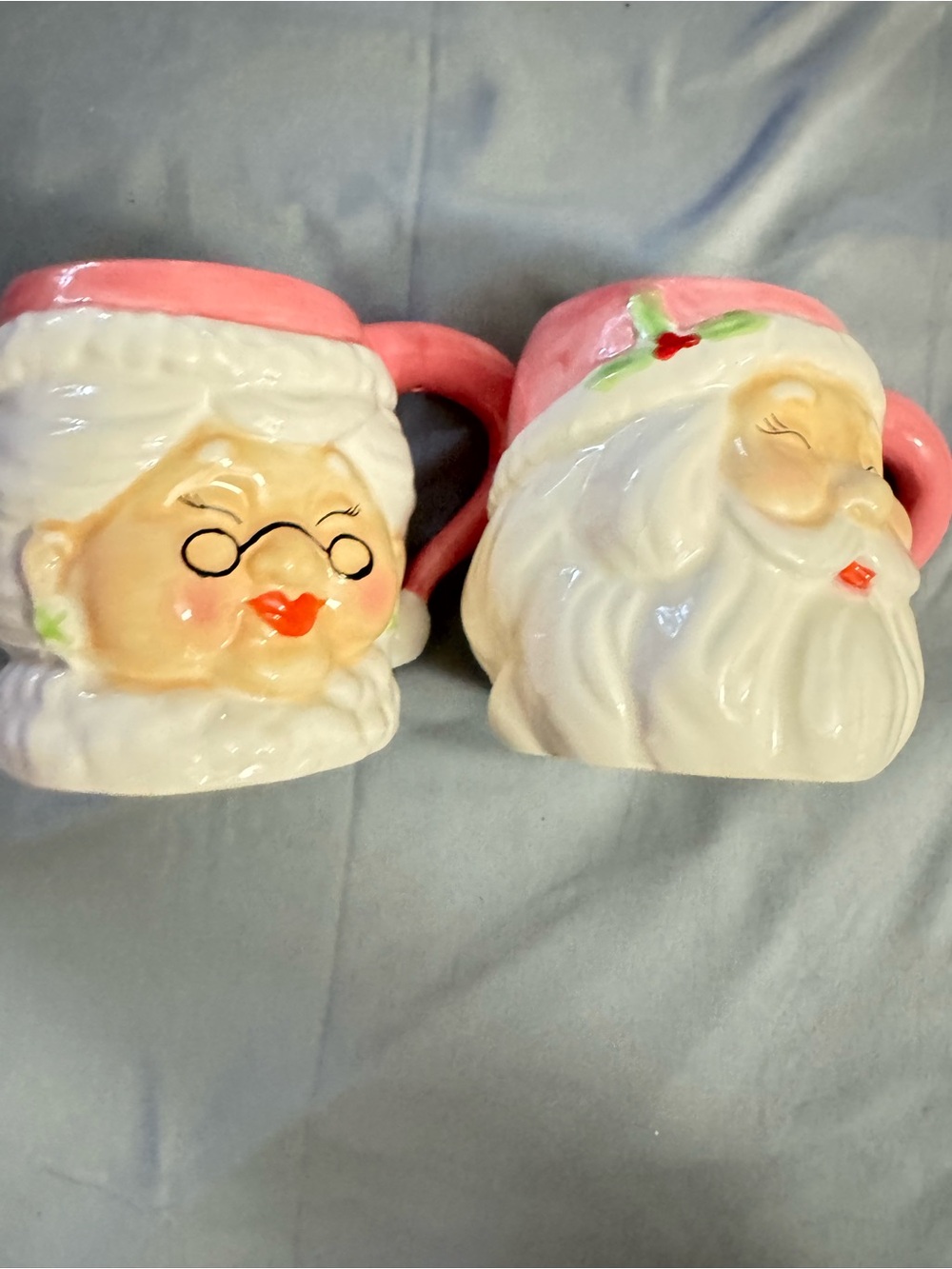 Festive Santa & Mrs. Claus Ceramic Mug Set - Pink Accent